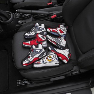 Car bamboo charcoal bag car doll ornaments for new car in addition to formaldehyde in addition to odor and odor removal carbon bag interior decoration supplies