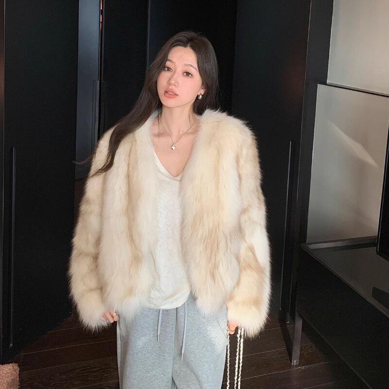 2025 Winter New Daylight Island Young Style Imitation Fox Fur Coat Women's Korean Style Loose Short Coat