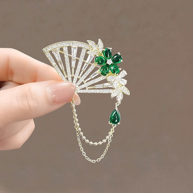 Chinese style tassel fan brooch women's high-end design sense niche fashion corsage anti-exposure suit dress pin
