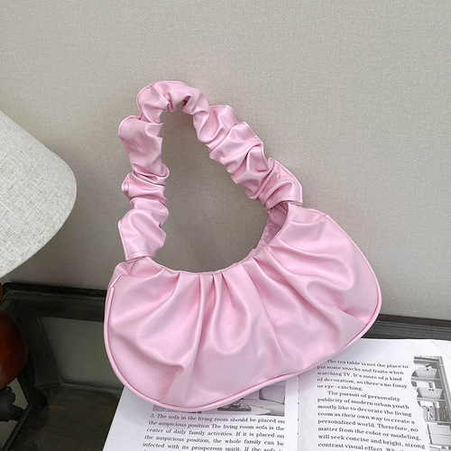 Wrinkled cloud pattern French niche design women's fashion crossbody bag 2025 new candy color handbag