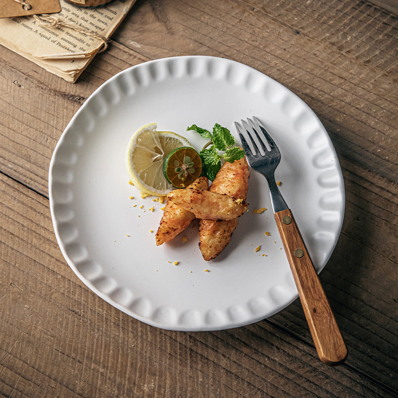 Nuevo plato de cerámica de 8 pulgadas de patrón de conchas de conchas de carne de restaurante occidental platos de arroz exportación transfronteriza