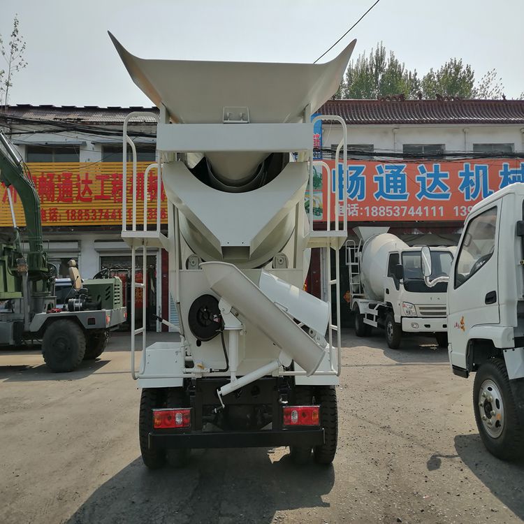 水泥混凝土搅拌车 唐骏三方水泥搅拌车报价 山东搅拌车市场