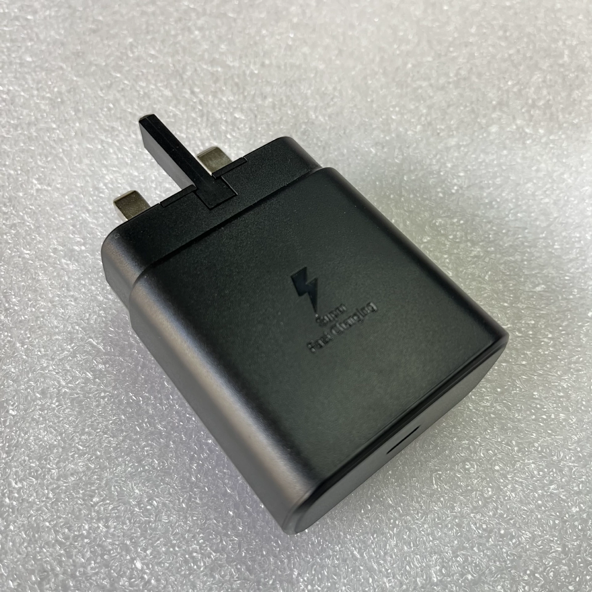 Подходит для Samsung S22S23 Быстрая зарядка 45W Британский регуляторный зарядное устройство PD Европейские нормы Быстрая зарядка зарядное устройство