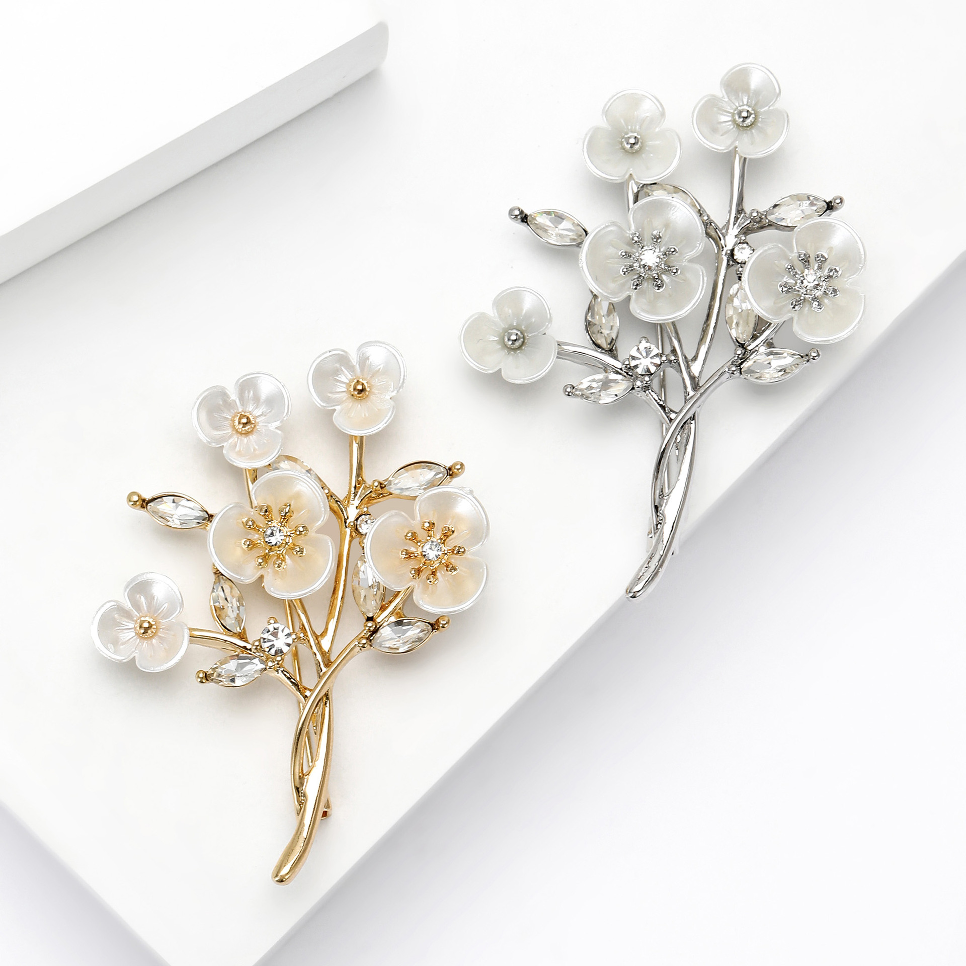 Edle Brosche Mit Pfirsichblüte Für Damen Europäischer Stil_voghion.com