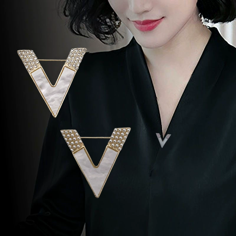 Protective underware, brooch, high-end suit lapel pin, sexy pin, simple and elegant design