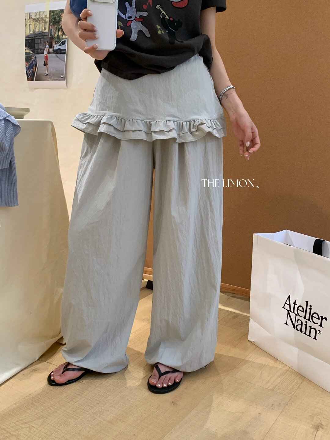 Quần culottes nữ ống rộng cạp cao, phối viền ren xếp tầng, dáng suông rộng, thanh lịch và thoải mái — màu đen, Xanh da trờicolor, màu trắng, Đá vôi chi tiết 51