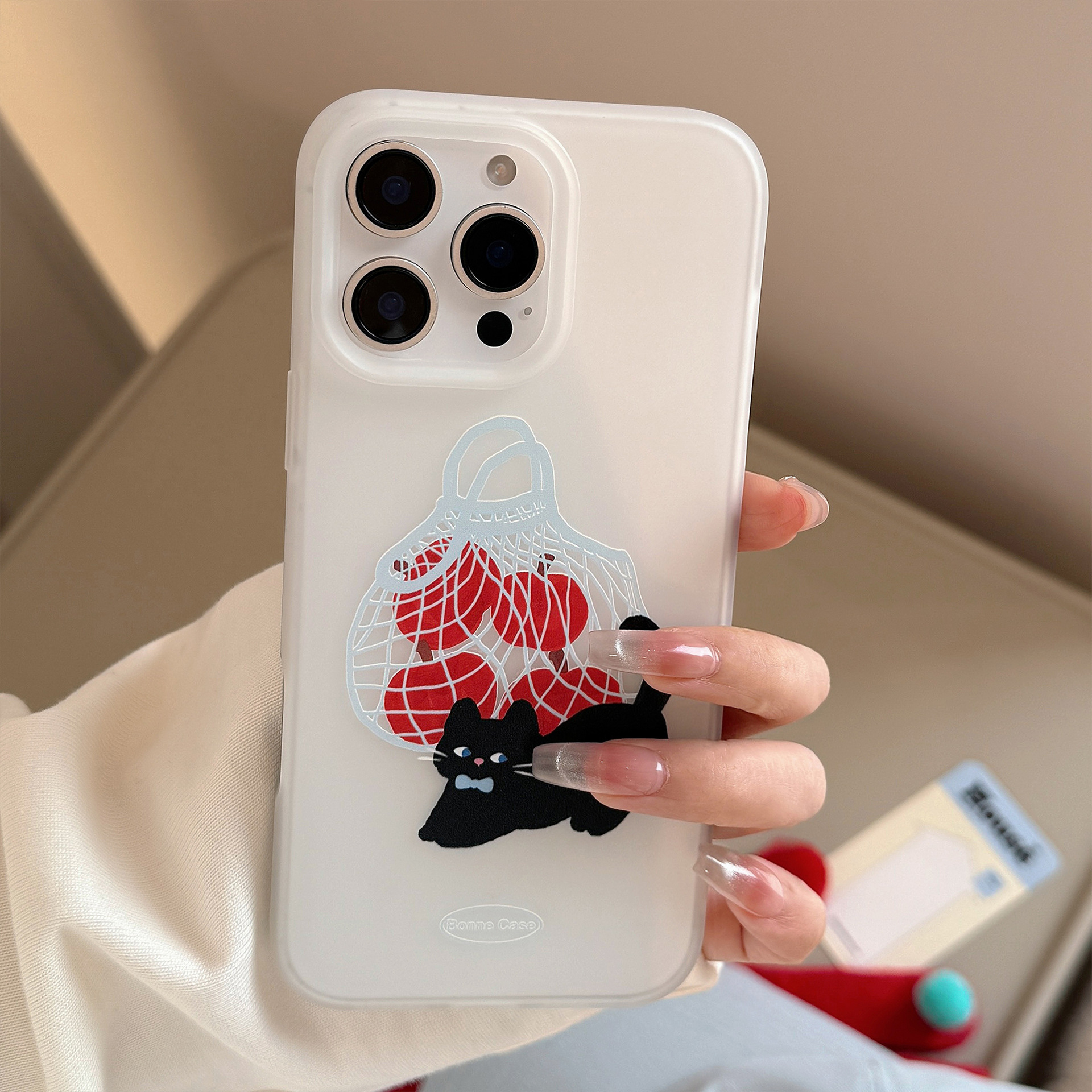 Divertido bolso de malla simple Apple Black Cat Adecuado para Apple 16ProMax Funda para teléfono móvil 15Pro Simple 14/13 Mujer 15