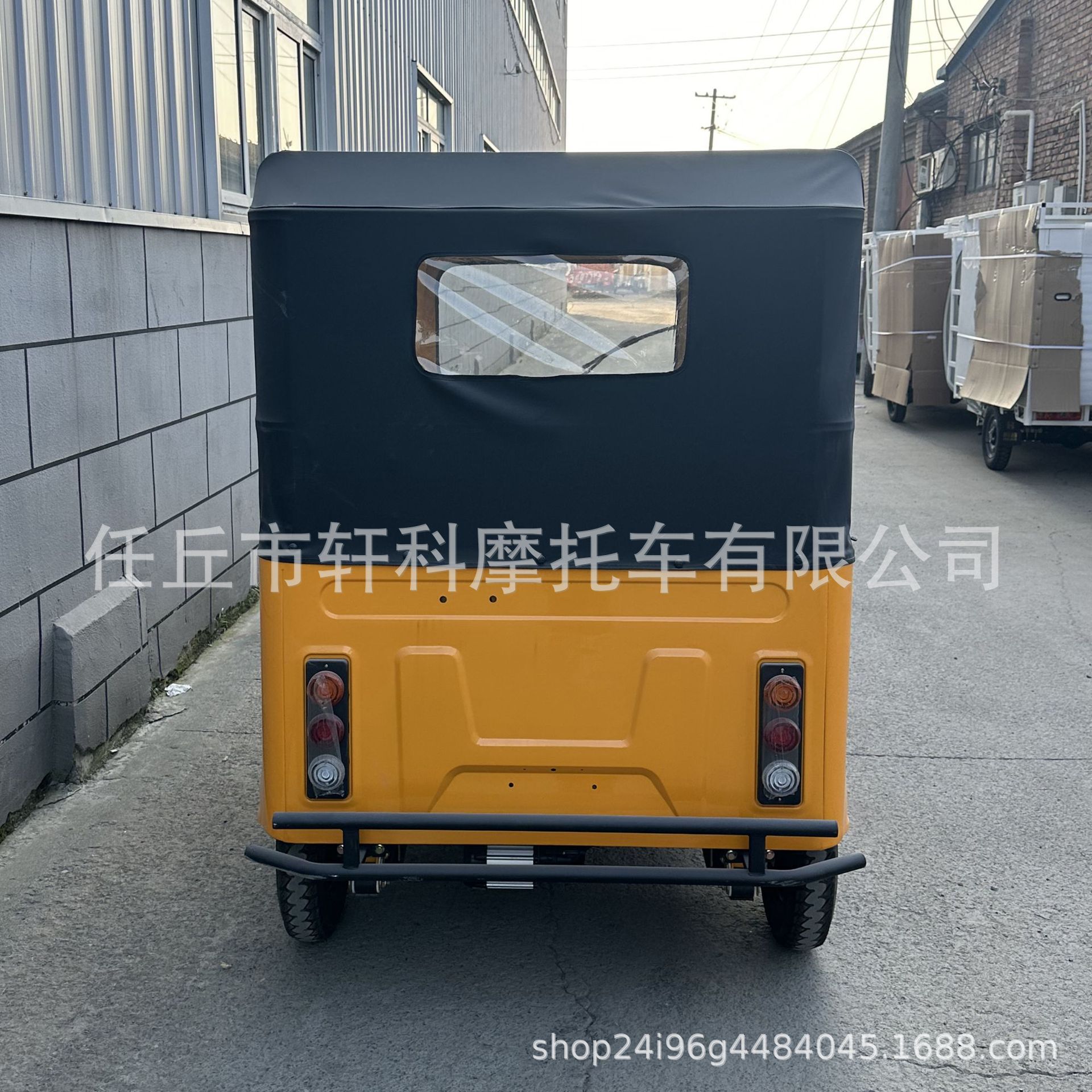 Electric tricycle for passenger transportation, export tuktuk, operating in Southeast Asia and India, differential motor, lithium battery