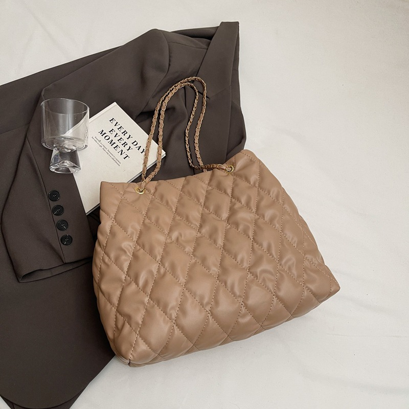 2024 invierno nuevo estilo de moda simple ocio de gran capacidad bolso de viaje ocio de aire extranjero bolso de hombro