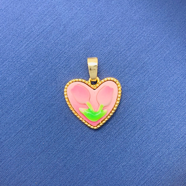 百種類のペンダントは心のままにファッションの経典を配合します。カップルの美しいペンダントは親友のアクセサリーを送ります。