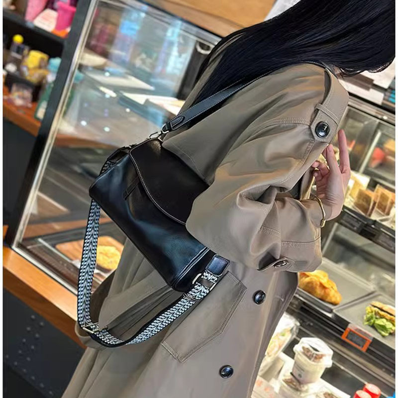 Women's Underarm Bag 2026 New Arrival Large Capacity Crossbody Bag Top Grain Cowhide Versatile Shoulder Bag Luxury Genuine Leather Handbag - Thumbnail 7