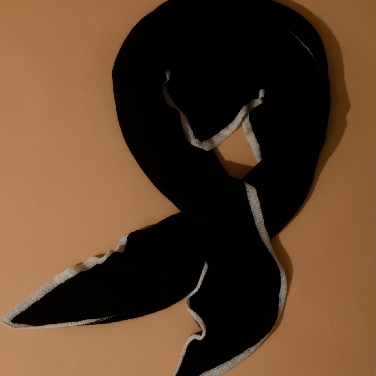 Inner Mongolia puro punto de cachemira con su propia toalla triangular lateral bufanda de cachemira suave y cómoda cálida en otoño e invierno