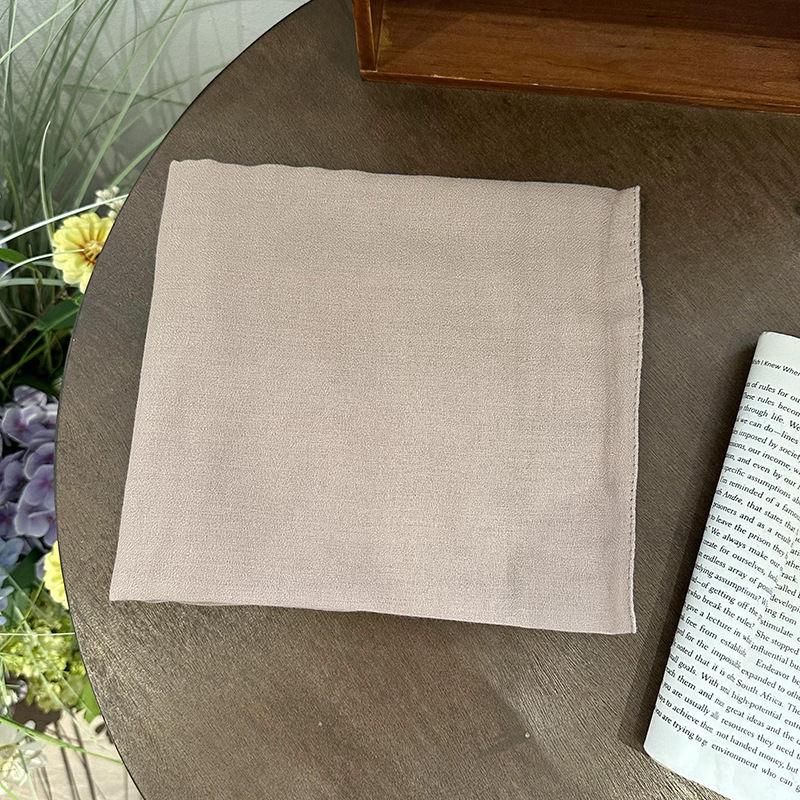 Bufandas de seda cuadrada bufandas de seda de alta calidad bufandas de seda de verano bufandas de seda de cabello bufandas de seda de cabello al por mayor