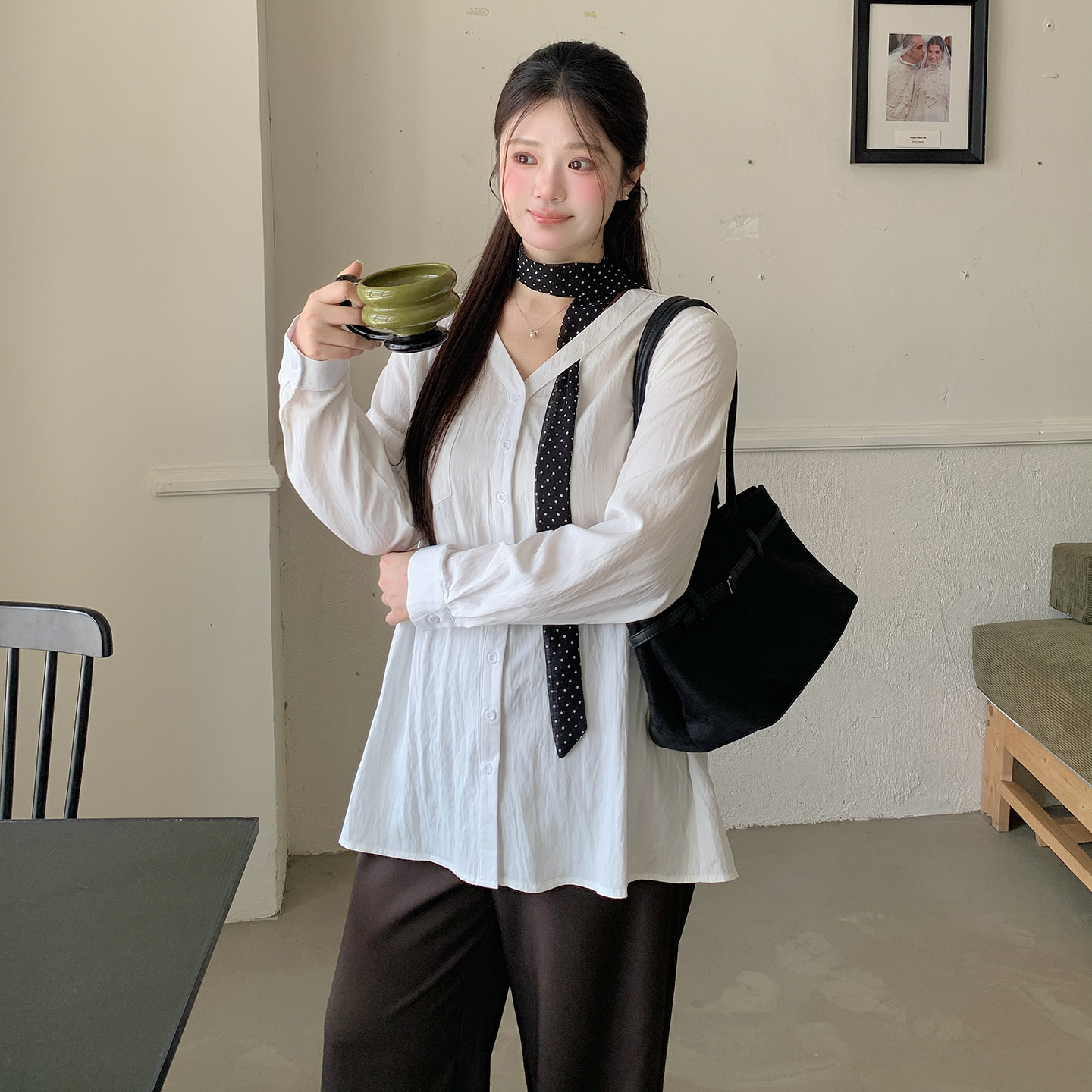 2026 Autumn New Style Old Money Style Polka Dot Silk Scarf Neck Tie V-Neck Loose Plus Size Chiffon Blouse for Layering or Outerwear 325338