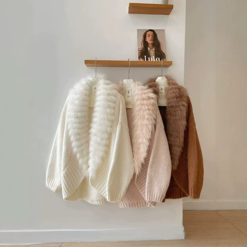 Original casual style knitted cardigan for women, new autumn/winter 2026, can be added with fox fur for a single-piece sweater jacket Original casual style knitted cardigan for women, new autumn/winter 2026, can be added with fox fur for a single-piece sweater jacket
