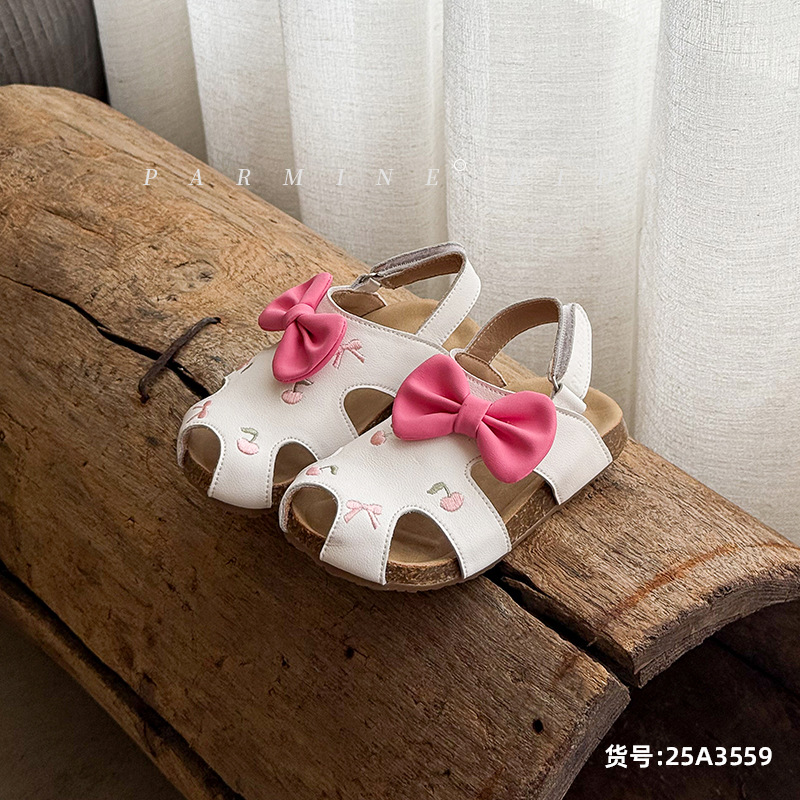 Niñas de cuero sandalias lindas y dulces verano nuevos zapatos de playa para bebés niñas zapatos de princesa para niñas