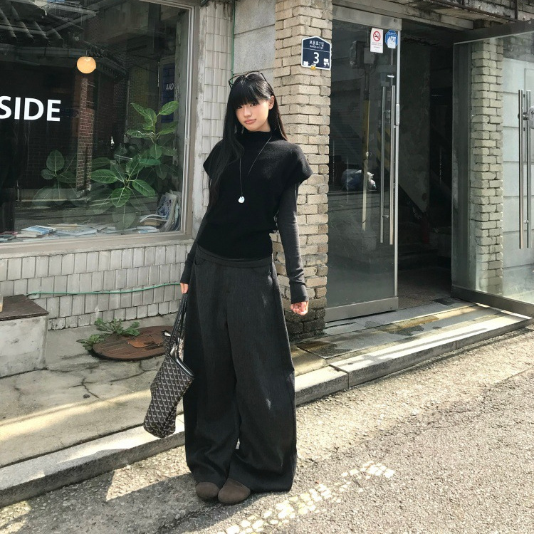 2025 New Fashion Suit Pleated Bottoming T-Shirt Women's Short-Sleeved Knitwear Autum Loose Suit Pants Three-Piece Set