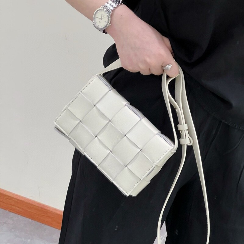 Fashion Sheepskin Women's Bag Genuine Leather Woven BV Small Square Bag Full Sheepskin Crossbody Bag All-match Women's Shoulder Bag Fashion Sheepskin Women's Bag Genuine Leather Woven BV Small Square Bag Full Sheepskin Crossbody Bag All-match Women's Shoulder Bag