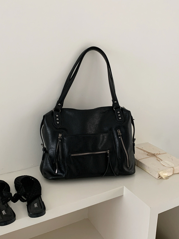 American retro large-capacity tote bag, niche design, fashionable biker bag, versatile commuter bag, handbag, shoulder bag for women