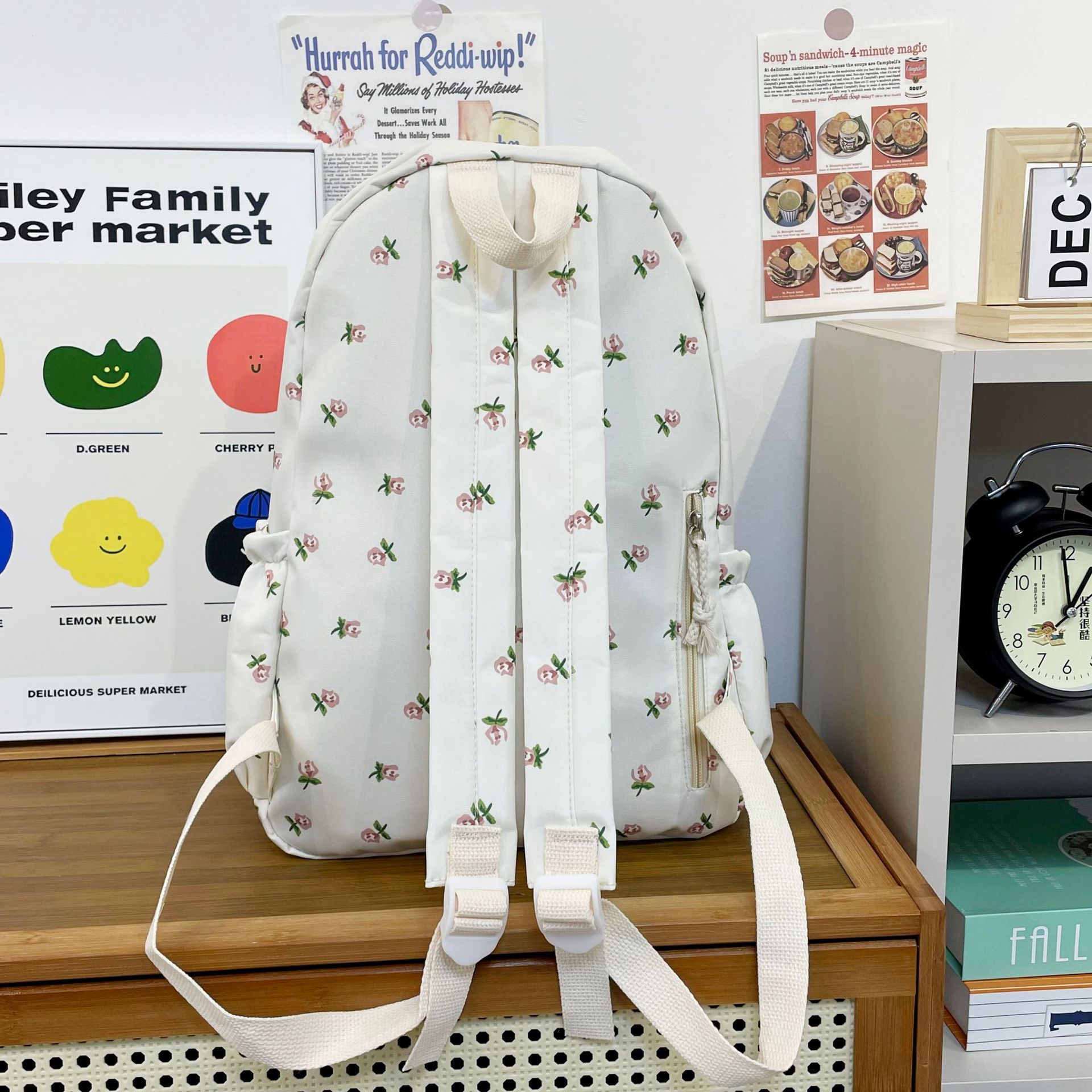 Nueva mochila de moda de flores pequeñas de estilo pastoral, mochila de estudiante de gran capacidad, mochila de viaje ligera y simple