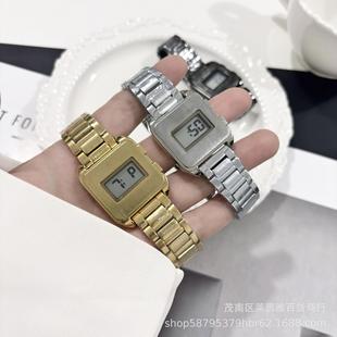 Ц�t���������N������Ů��͹�Һ���@ʾ��ɫС�����P䓎������ֱ�
