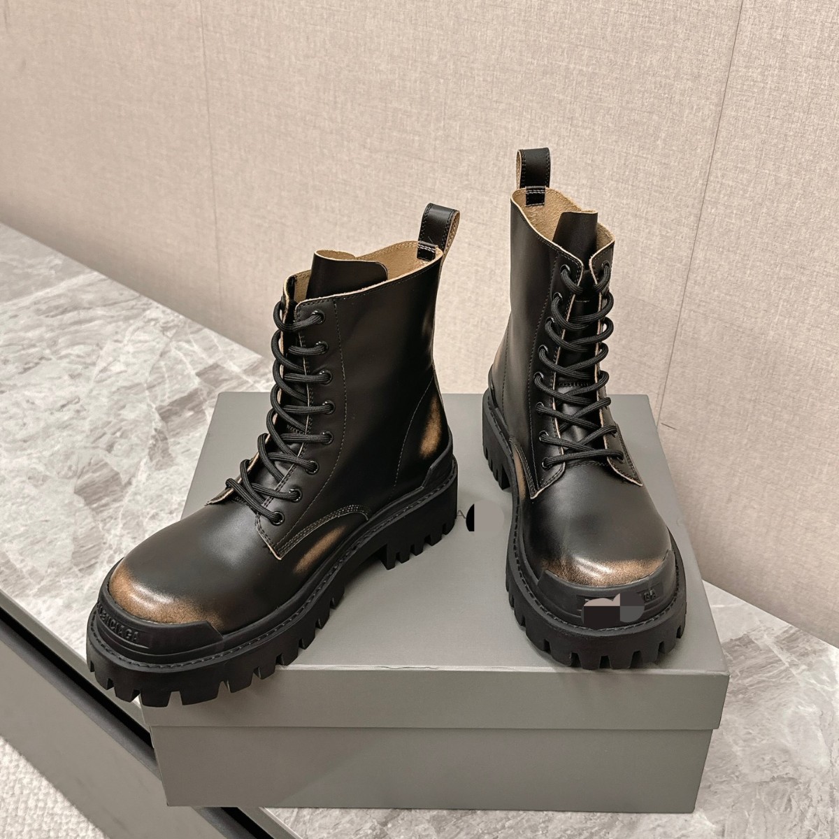 Distressed Leather Platform Combat Ankle Boots for Men and Women | Breathable Design