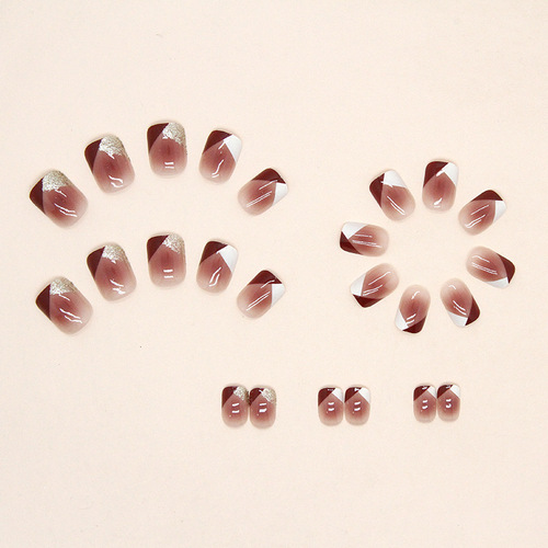 Simple and eye-catching geometric ins style diagonal triangle French blush manicure light luxury European and American fashion versatile false nails