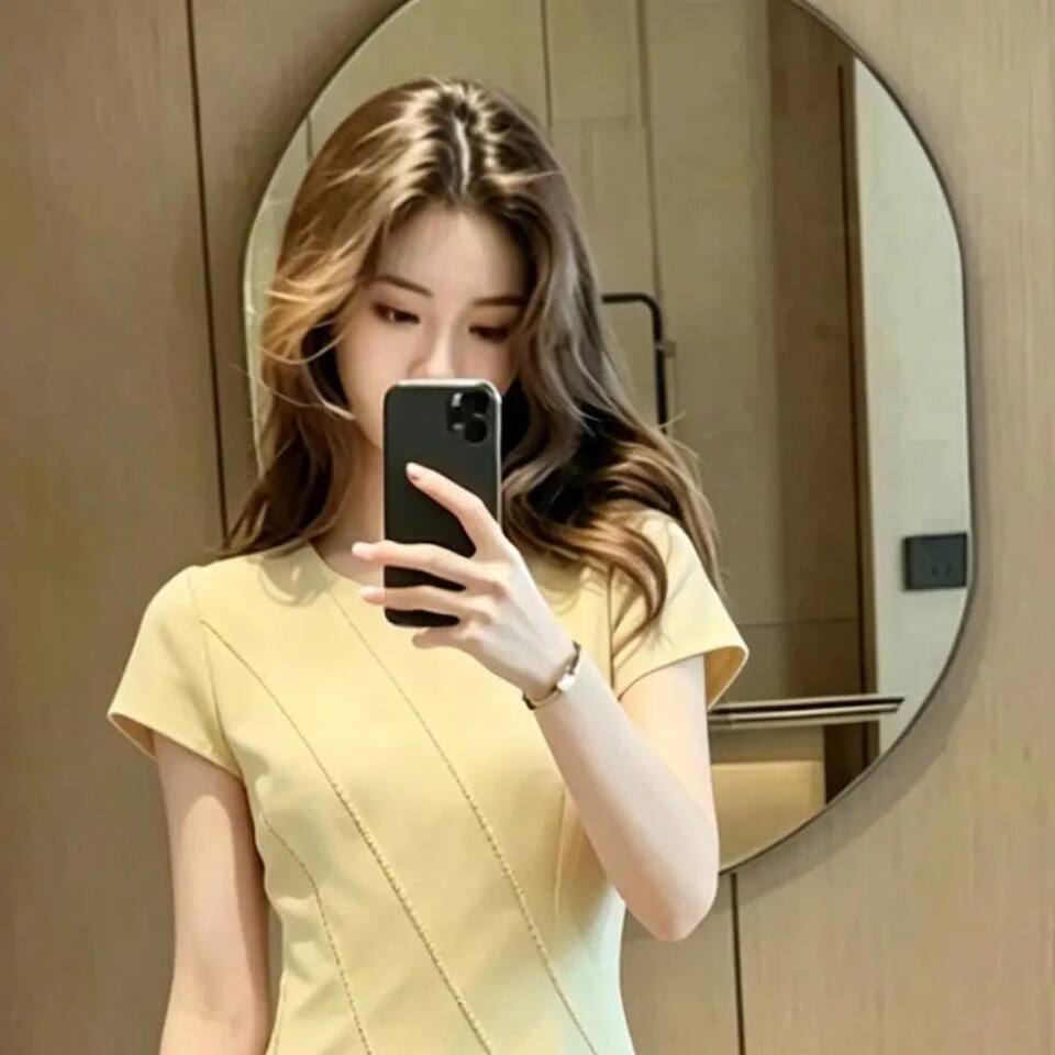 Đầm liền nữ tay ngắn cổ tròn chiết eo cạp cao dáng chữ A phong cách thanh lịch — Màu vàng nhạt chi tiết 3