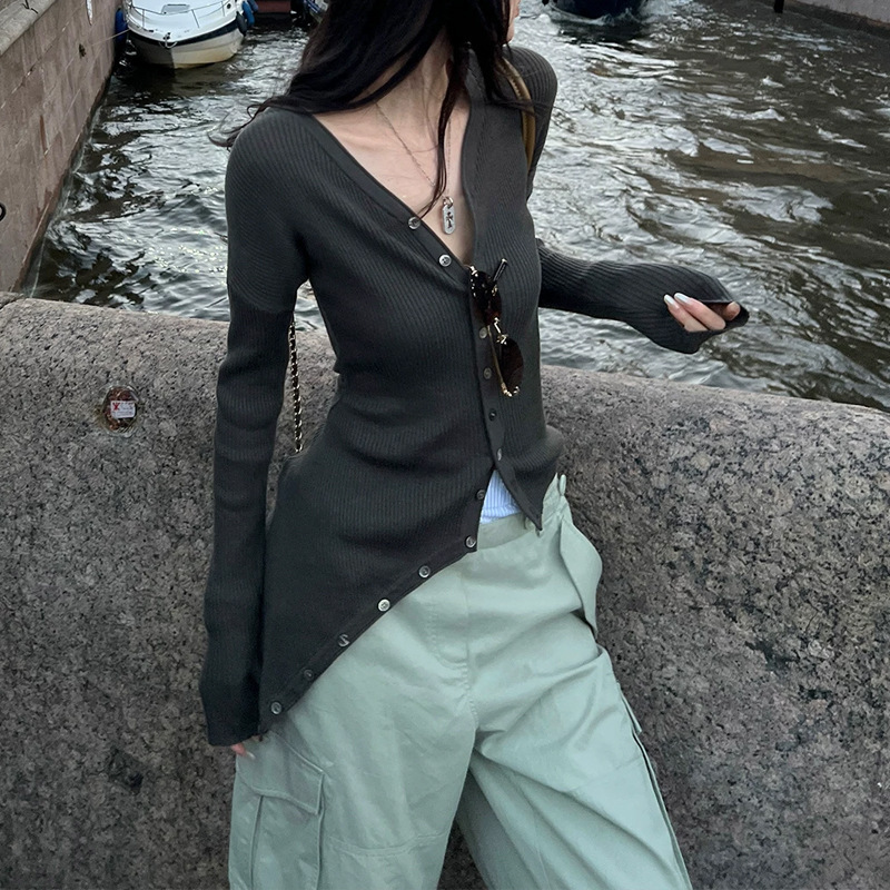 Hibiscus 'deconstructed paper shirt' falls in love with the dark! Heavyweight silk asymmetrical long-sleeve knit top for autumn
