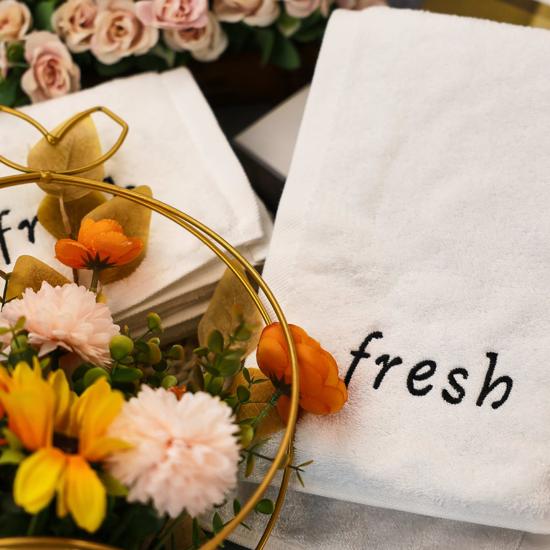 Hotel towels, hotel bath towels, plain-weave embroidered 100% cotton towels for beauty salons, guesthouse towels, and pure cotton Hilton hotel bath towels