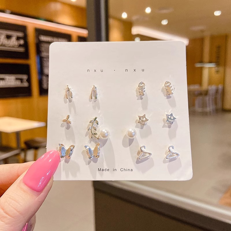 Juego de pendientes 2025 nuevas mujeres de moda simples, compactas, exquisitas, de alta gama, pendientes de celebridades de Internet