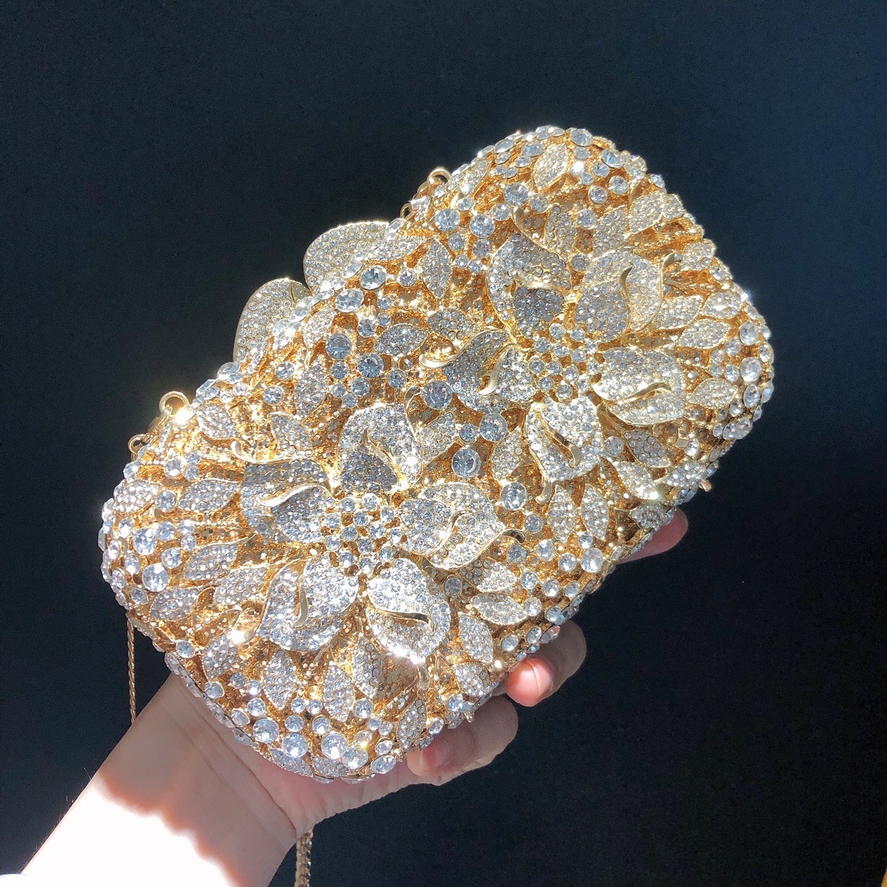 Bolsa de cena de diamantes de flores huecadas Bolsa de cristal de diamantes transfronterizos Bolsa de embrague