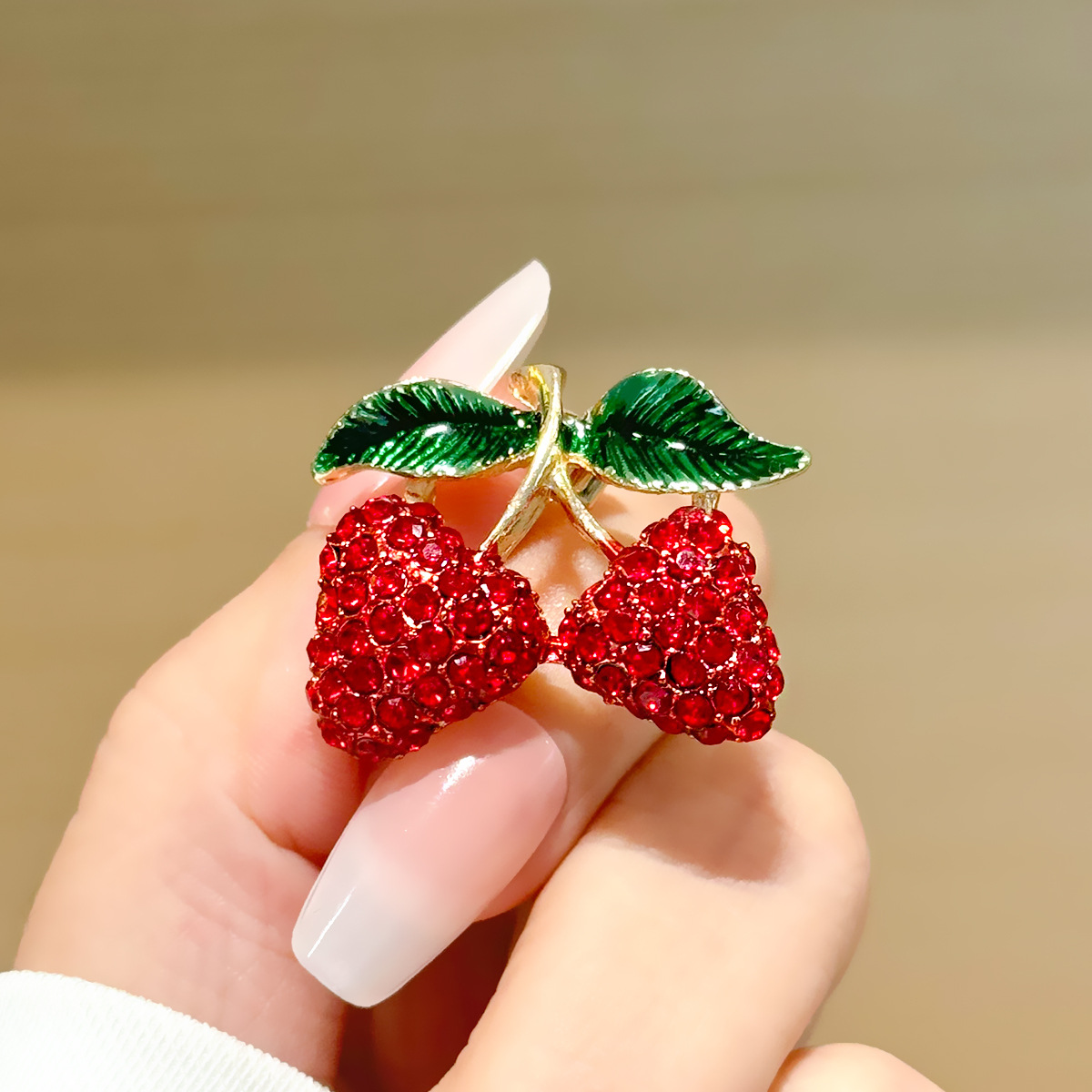 11g Weight Cute Pin Strawberry Alloy Unisex Brooches