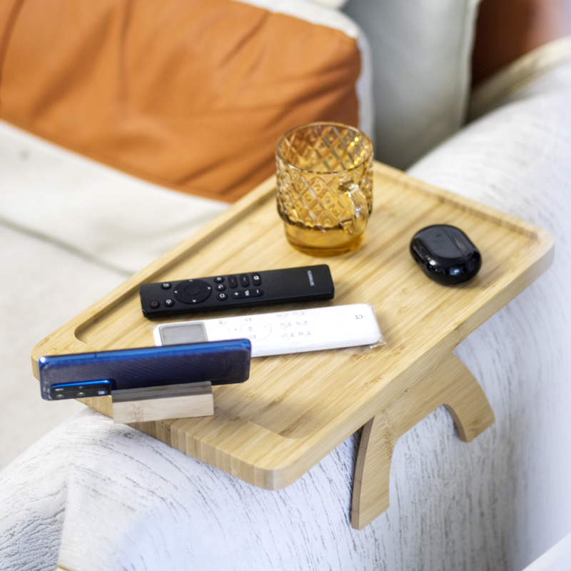 Sofá reposabrazos lado bandeja lado varios móviles mesas de té mini tablero esquina de café doméstico varios estantes ajustables