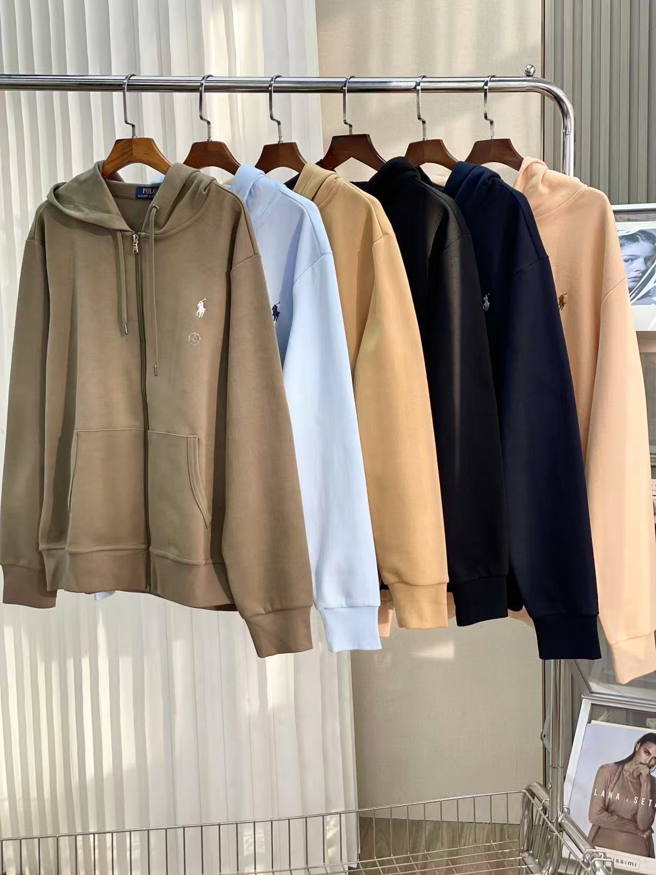 Quality classic cardigan with zipper