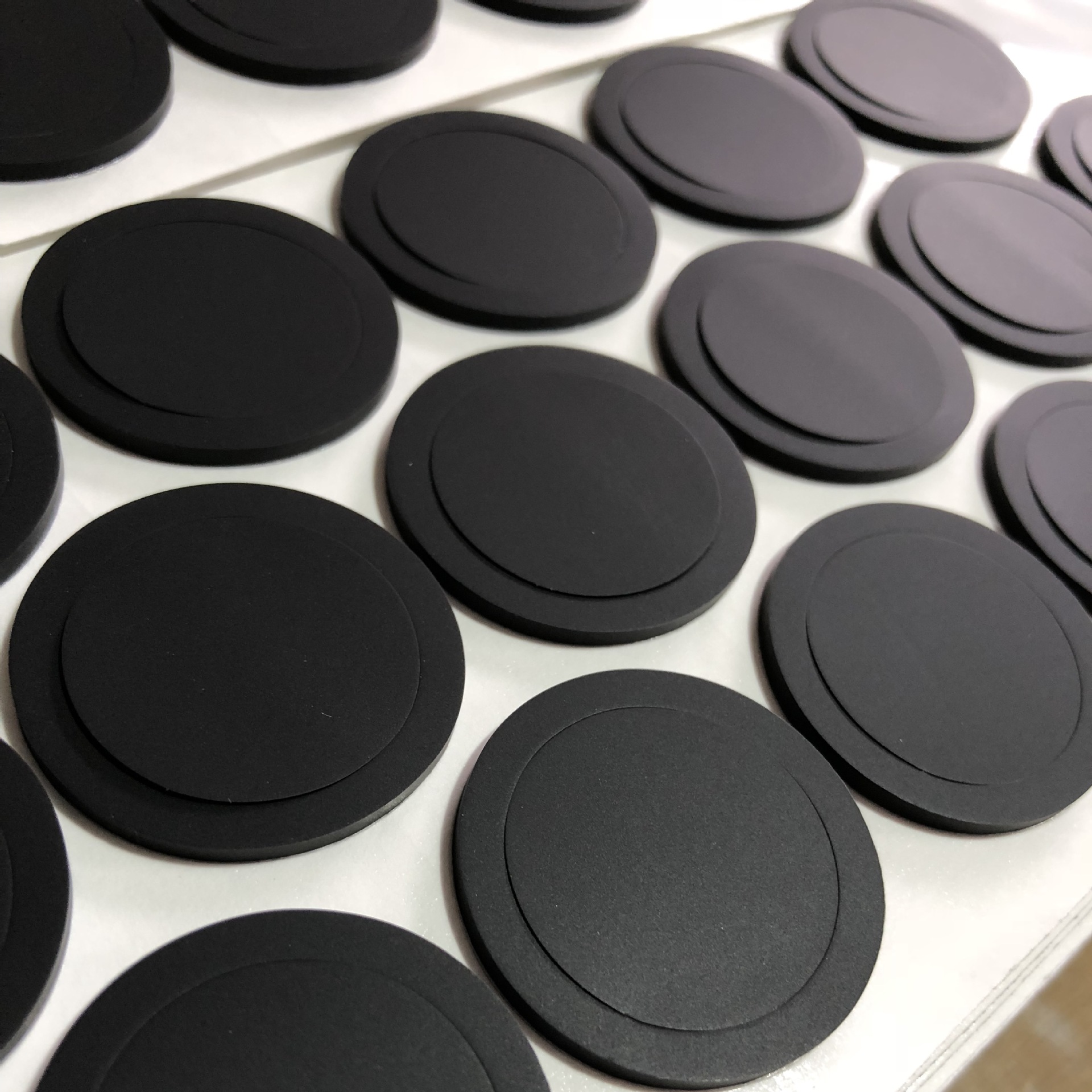 厂家专业白色黑色硅胶垫脚垫 硅橡胶密封垫防滑减震硅胶垫