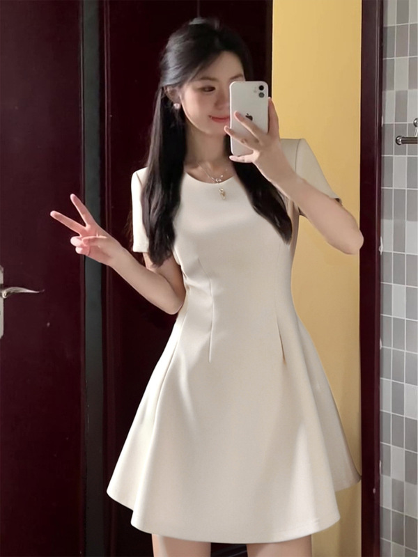 杏色正肩有袖连衣裙女夏日绝美巨好看初恋系小白裙子掐腰短裙短款|undefined