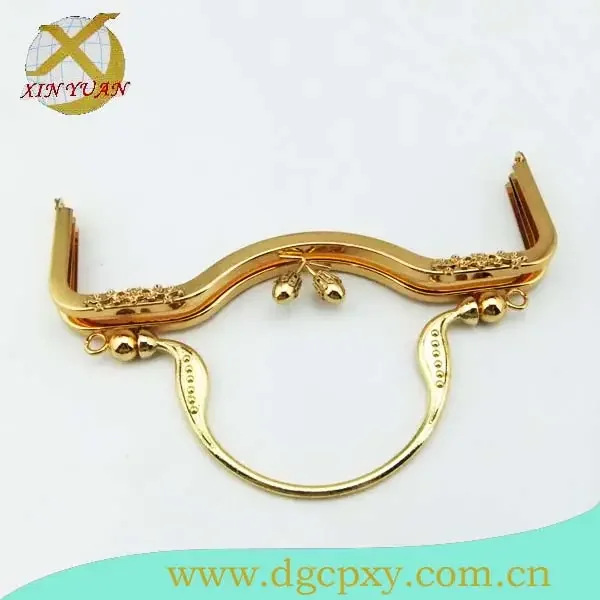 大量混批宴会包五金扣，手拿包手挽凹腰五金架，金色手袋包夹