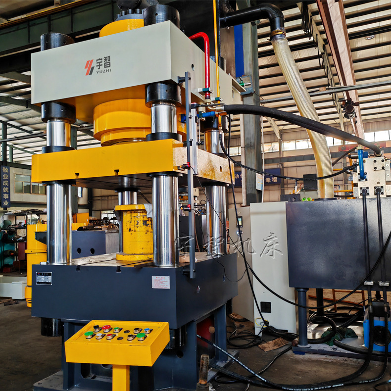 800吨四柱液压机3