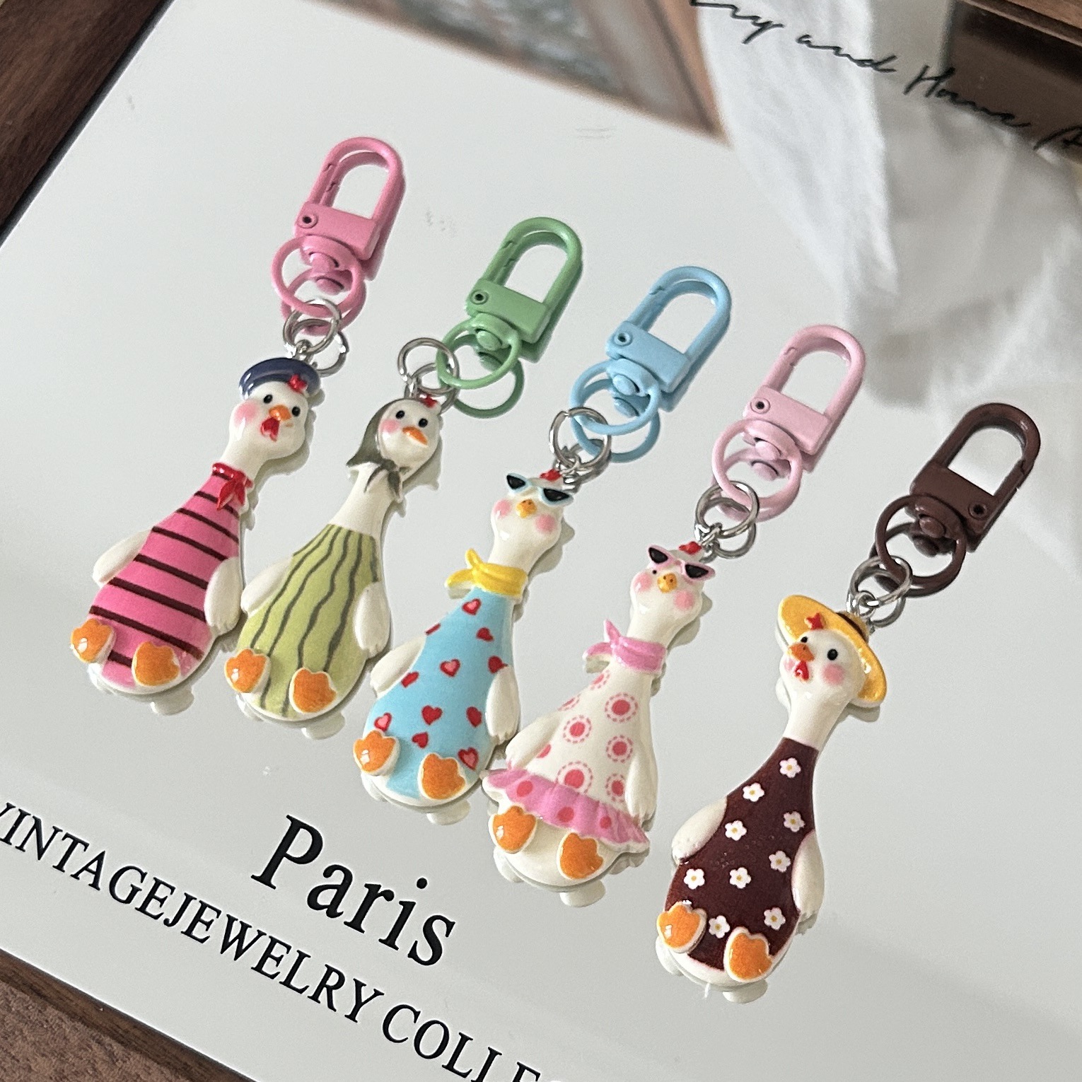 Funny and quirky goose keychain, cute and adorable cartoon duck pendant, dopamine-colored bag accessory, gift