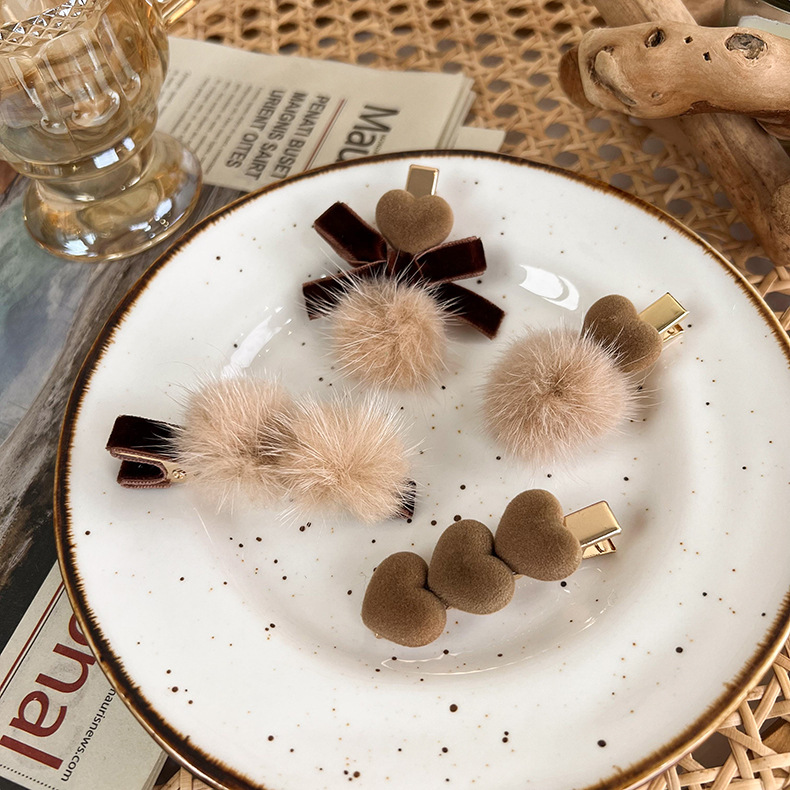 Korean Hair Accessories Mink Hair Ball Bow Barrettes Side Clip Korean Cute Girl Hair Ball Love Heart Duckbilled Headdress display picture 1