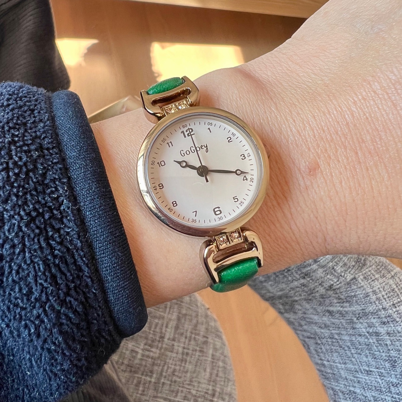 60g Weight Ordinary Glass Mirror Material Imitation Leather Strap Material Watch Classification Pointer+Number Display Type Buckle Buckle Style Round Dial Shape Quartz Movement Women's Gender Casual Solid Color Concealed Buckle Quartz Women's Watches 4