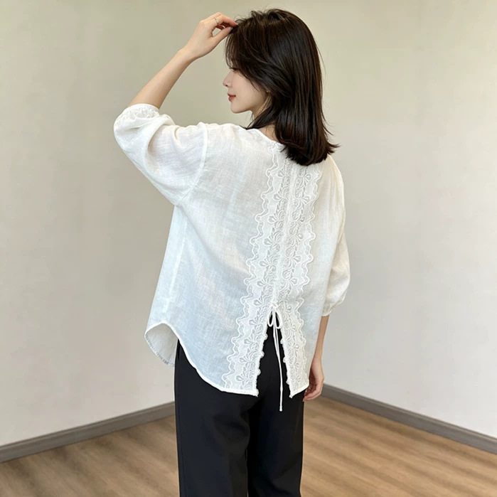 Early autumn style~ Stunning Tencel ramie shirt! Atmospheric lace back, round neck, loose-fitting white shirt blouse Early autumn style~ Stunning Tencel ramie shirt! Atmospheric lace back, round neck, loose-fitting white shirt blouse