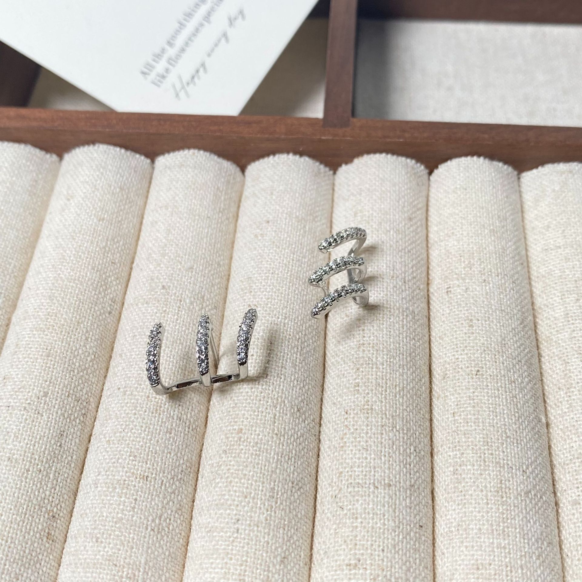 Herrörhängen set i titan med stift och små ringar_voghion.com