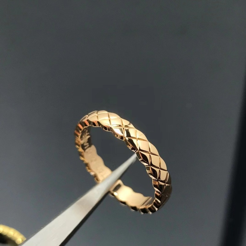 V ゴールドハイバージョン Xiaoxiangfeng ダイヤモンド付き CNC 精密加工ココナローバージョンリング男性と女性のカップルファッションジュエリー|undefined