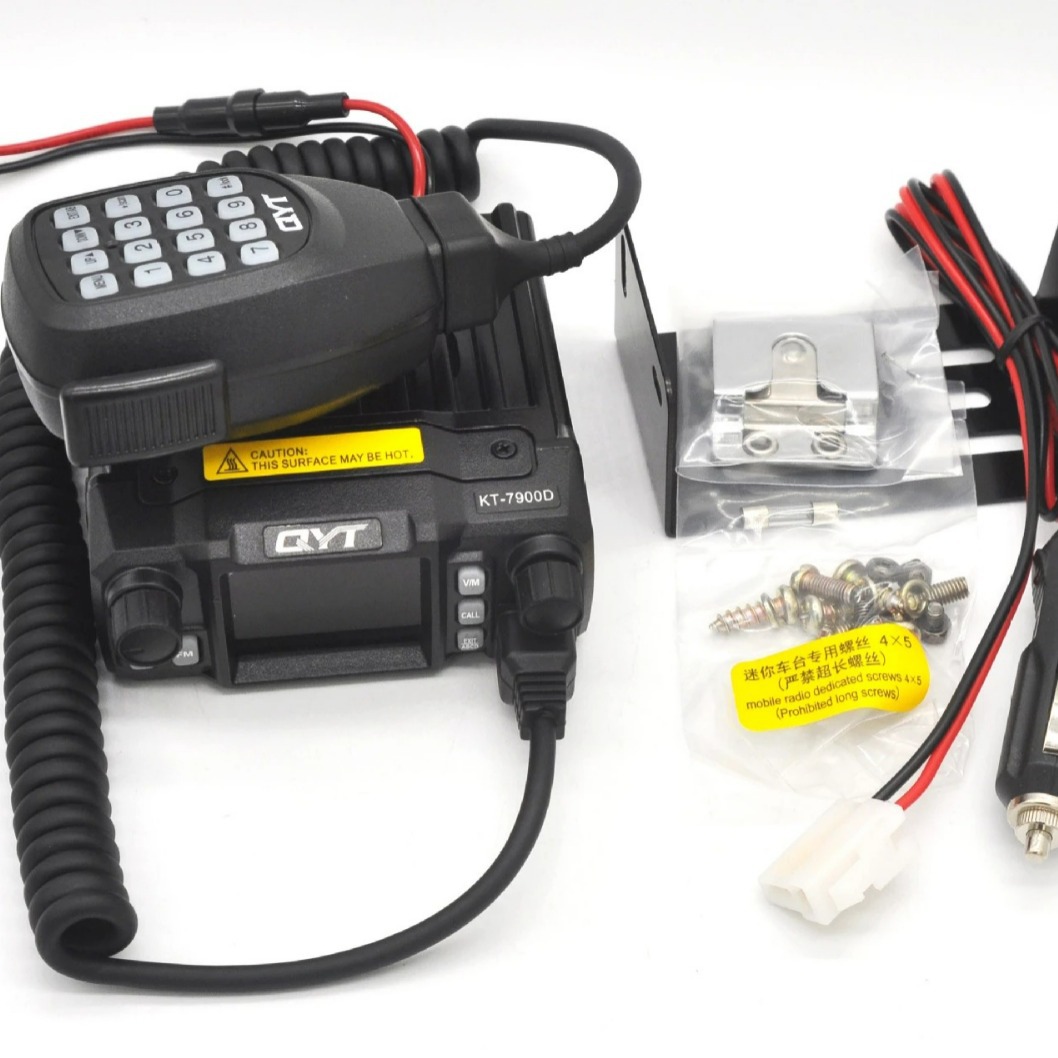 Quanyitong QYT KT-7900D de cuatro secciones de pantalla a color chino de cuatro secciones de 25W de cuatro secciones de espera mini coche plataforma de cuatro secciones Doble