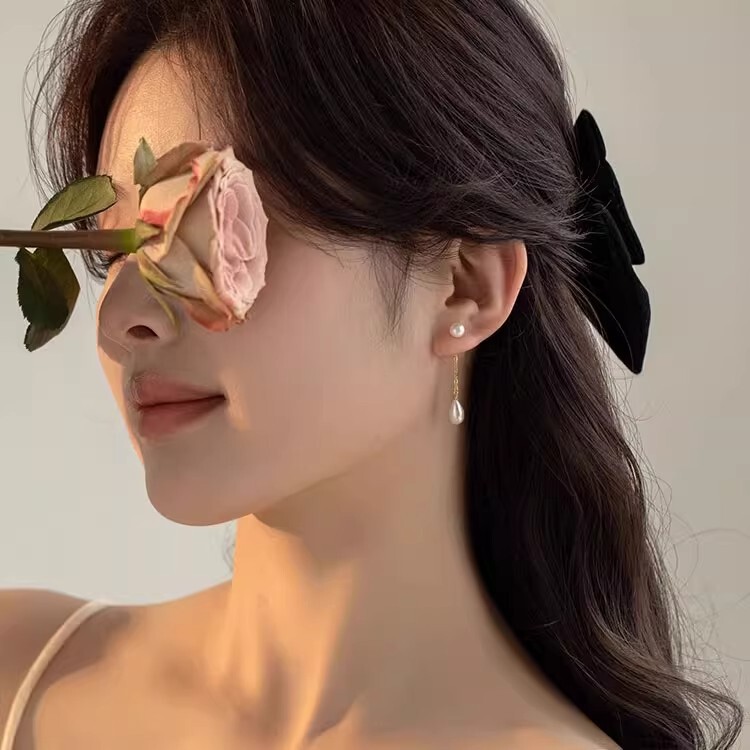 Pearl Earrings for Women 2023 New Popular Niche Design High-End Earrings to Support Pierced Ears
