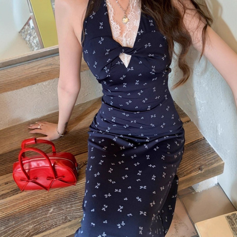 蓝色挂脖吊带碎花连衣裙子女夏季2025年新款法式气质无袖露背长裙|undefined