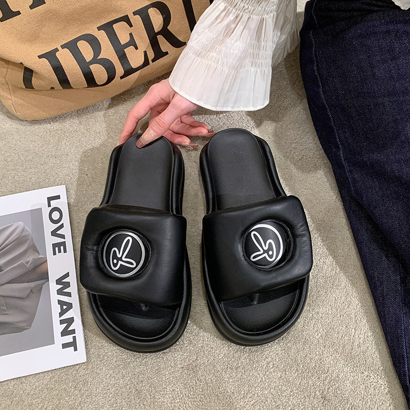 Trendy fashion single strap women's shoes 2023 summer new style women's poop feel comfortable breathable thick bottom outer sandals_voghion.com