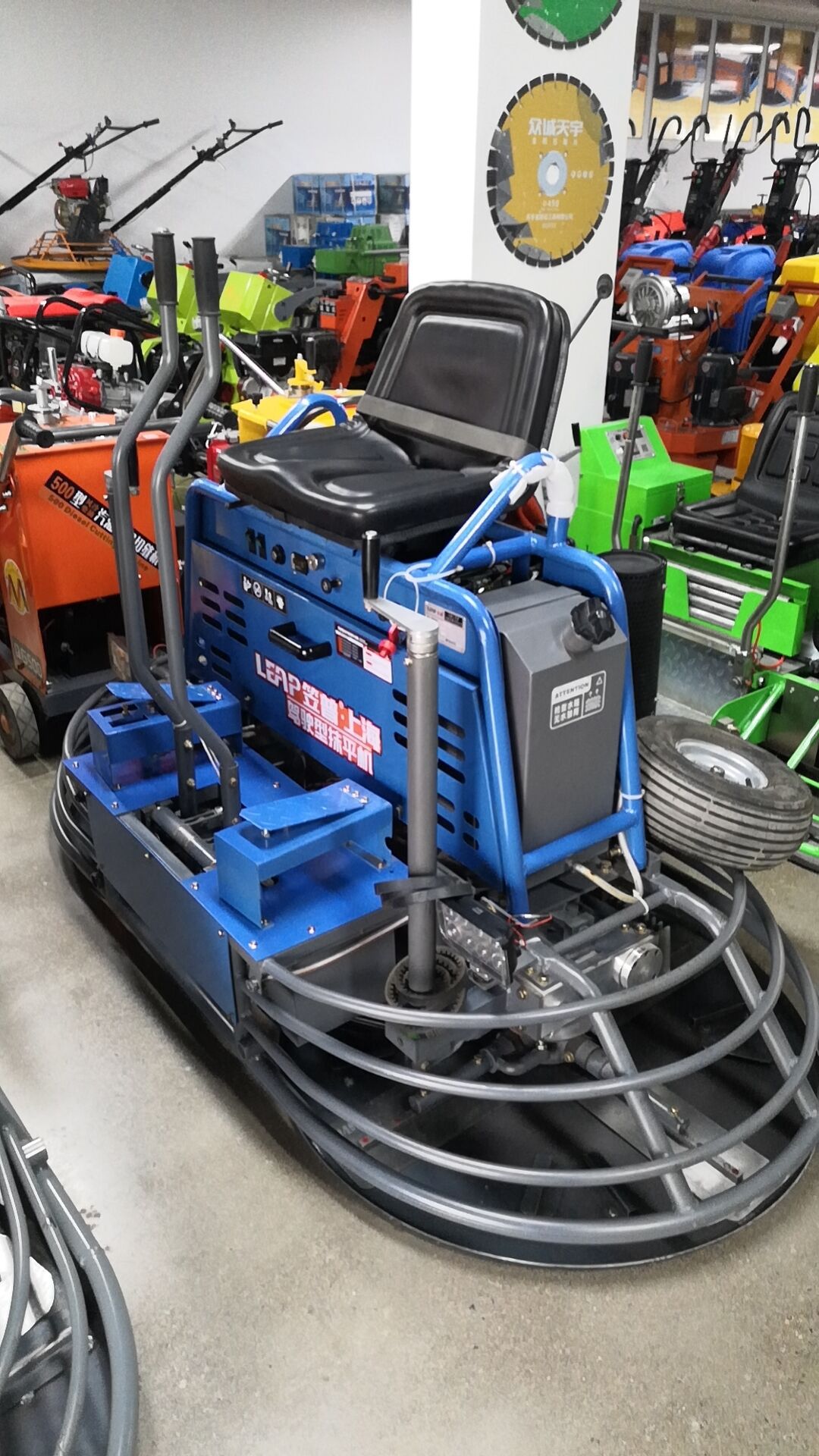 新疆直销座驾式磨光机汽油振平尺木工锯马路切割机搅拌机打夯机